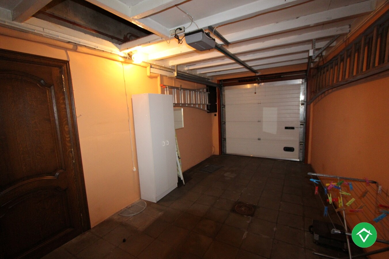 Ruime, stevige woning met 3 slaapkamers, garage en tuin te Izegem 
