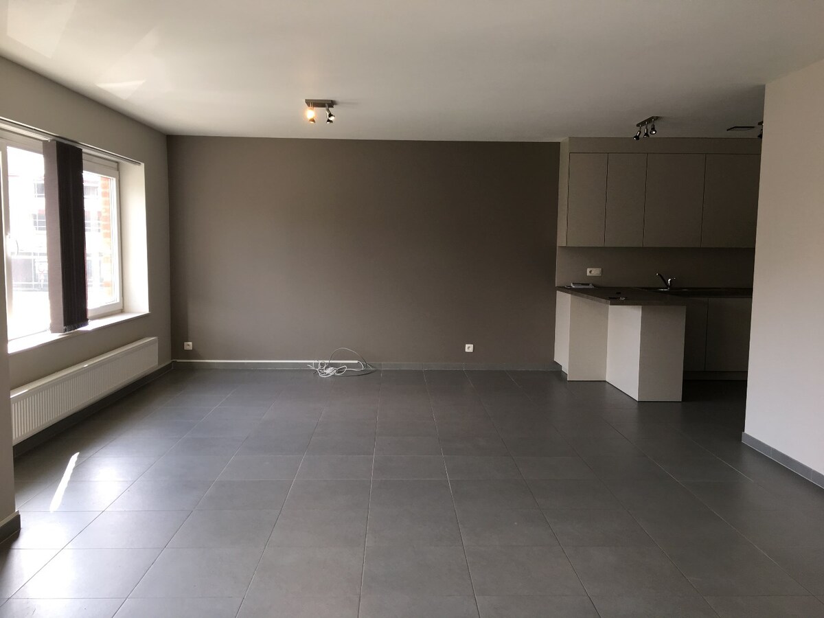 Ruim 2 slaapkamerappartement op uitstekende ligging te Poelkapelle 