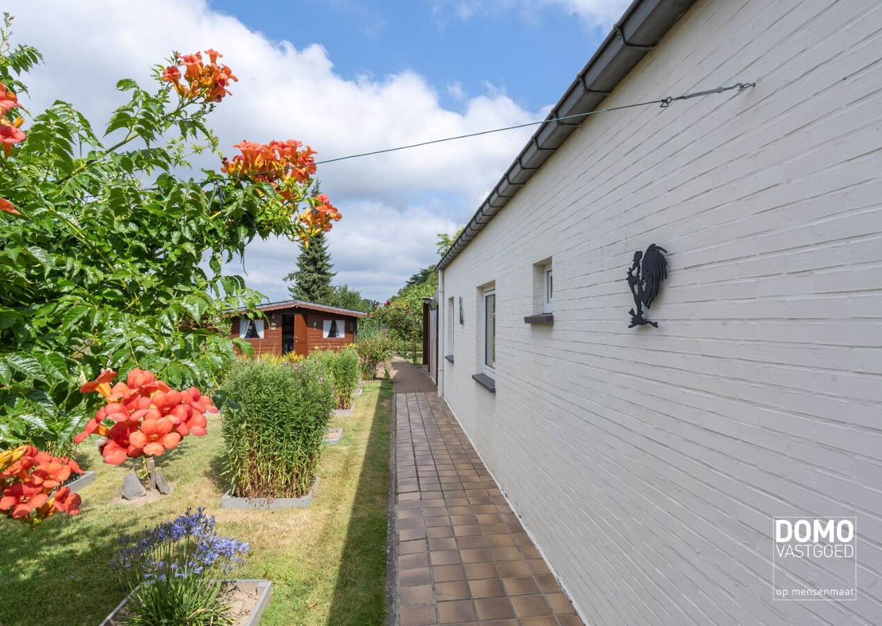 RUSTIG GELEGEN, RUIME WONING MET 4 SLAAPKAMERS, TUIN &amp; AANGRENZENDE STUDIO MET ENERGIELABEL D GELEGEN IN ALKEN 