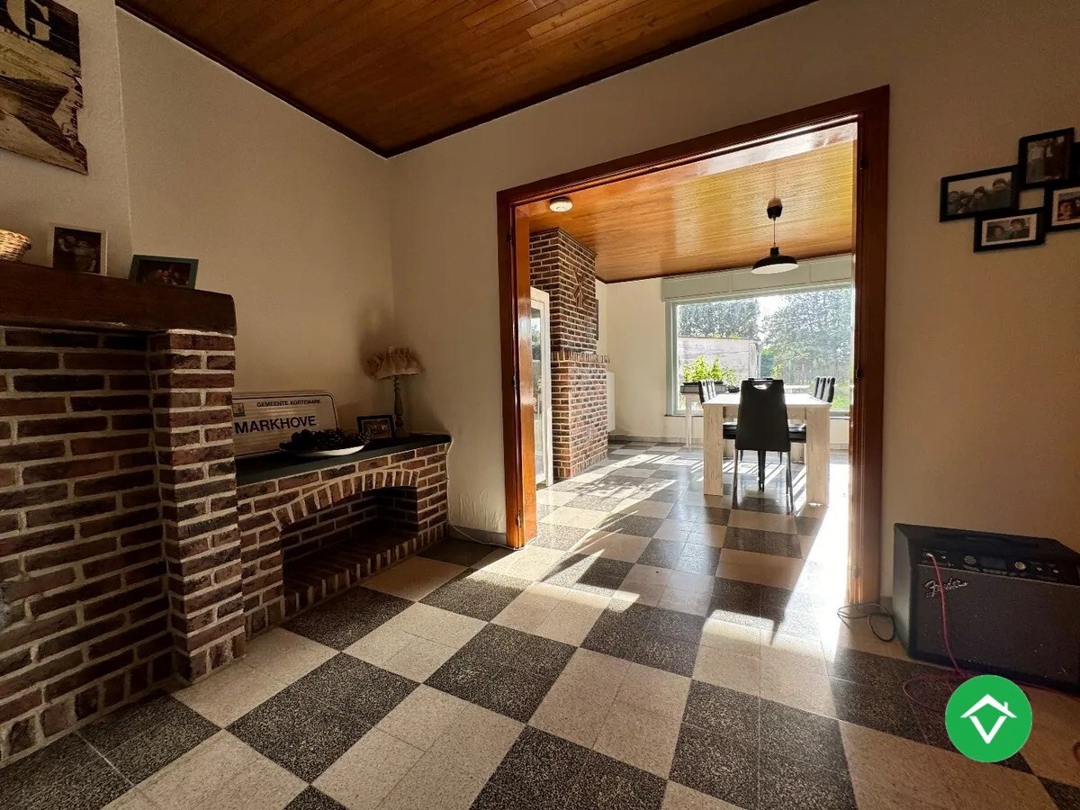 Halfopen bebouwing met 3 slaapkamers en een garage te Koekelare 