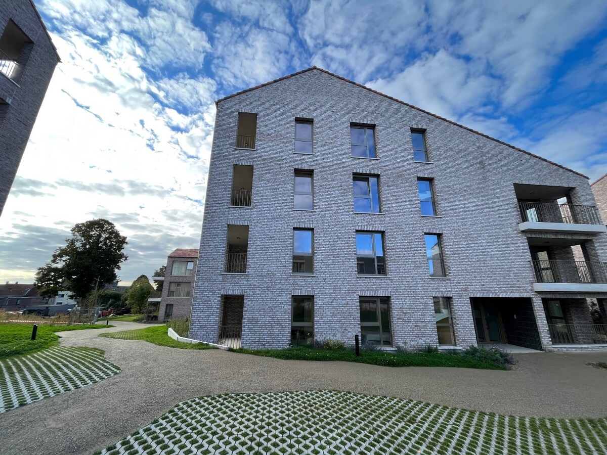 Recent appartement met zicht op het Egmontpark. 
