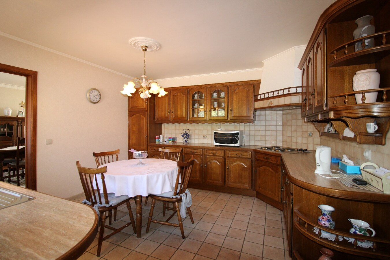 Perfect onderhouden gelijkvloerse woning met ca. 1 ha grond 