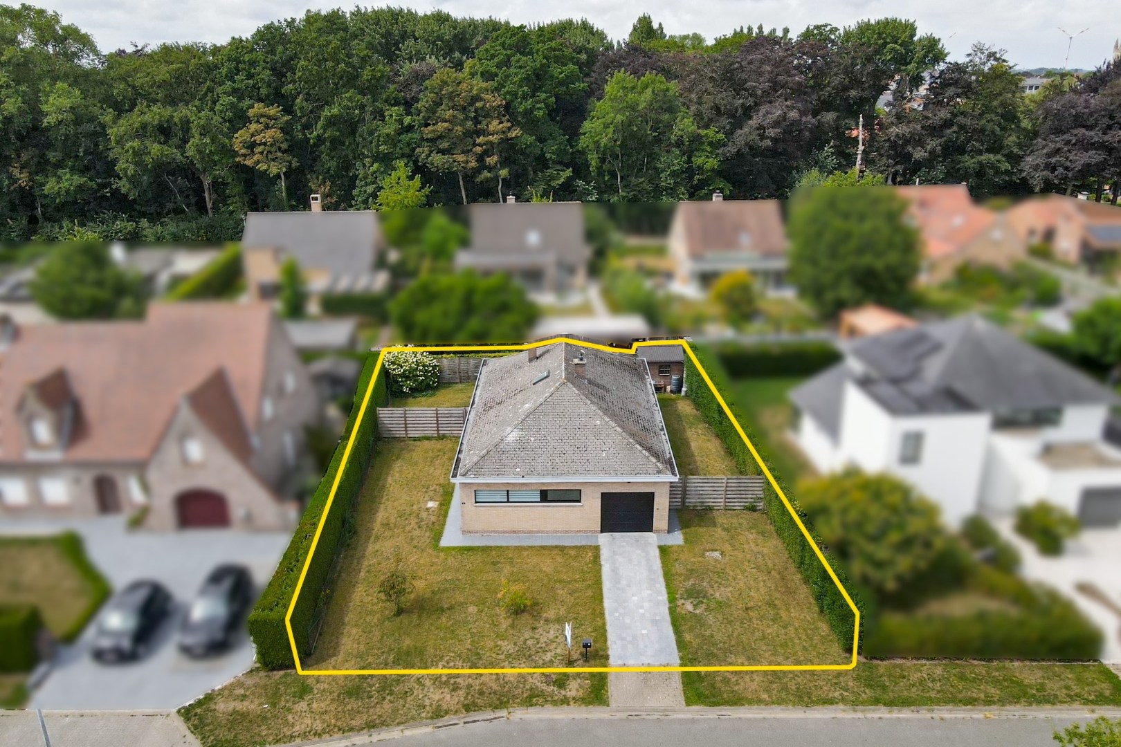 Ruime gezinswoning met grote tuin en 4 slaapkamers in  rustige woonwijk te Gistel 