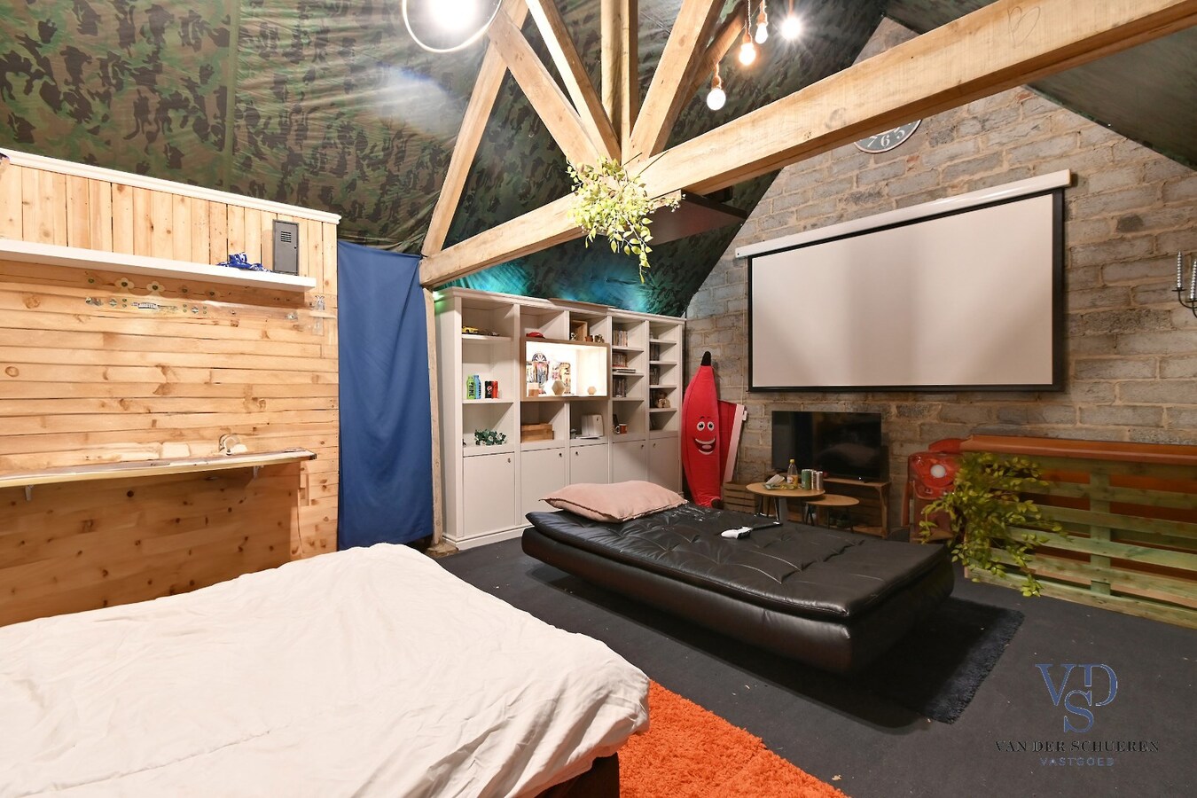 Goed gelegen  half open in Asper 