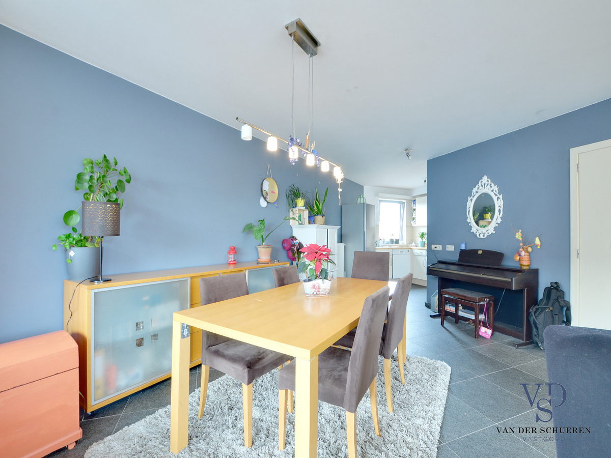 Energiezuinig 2 slp-appartement met terras én staanplaats ! 