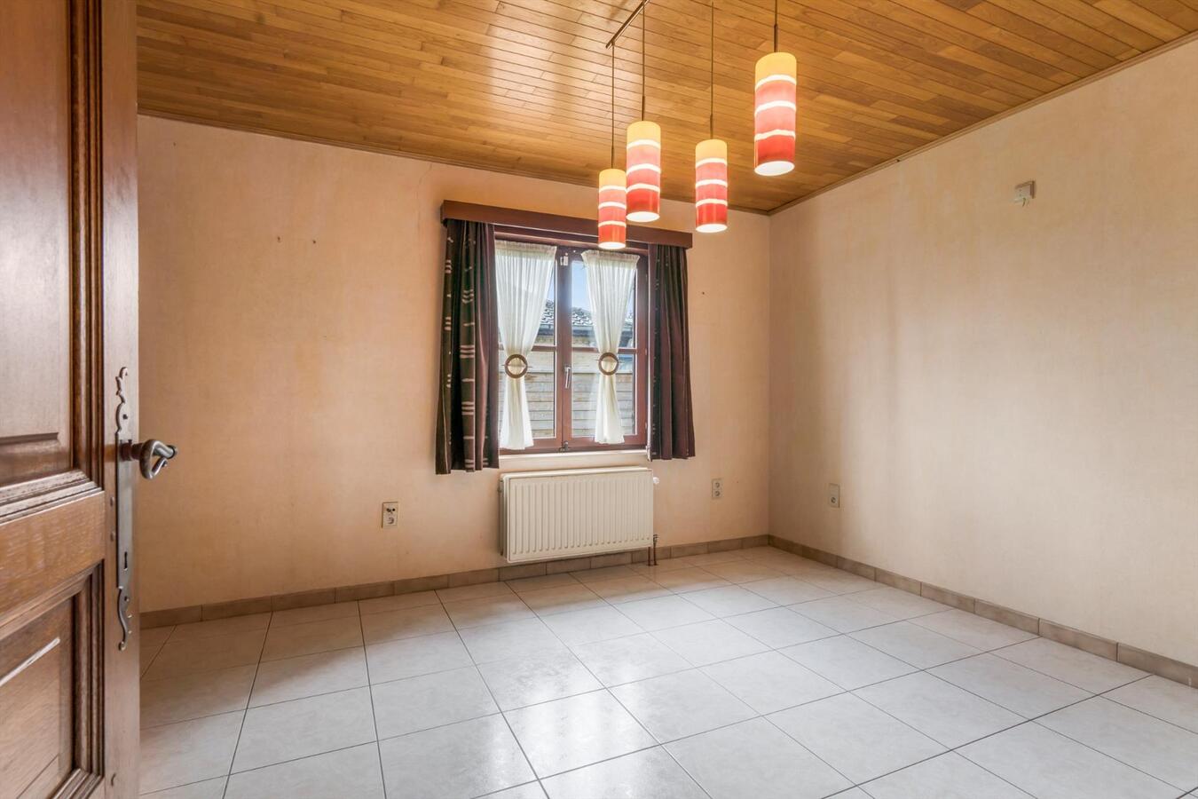 Rustig gelegen alleenstaande woning met 3 slaapkamers te Zerkegem 