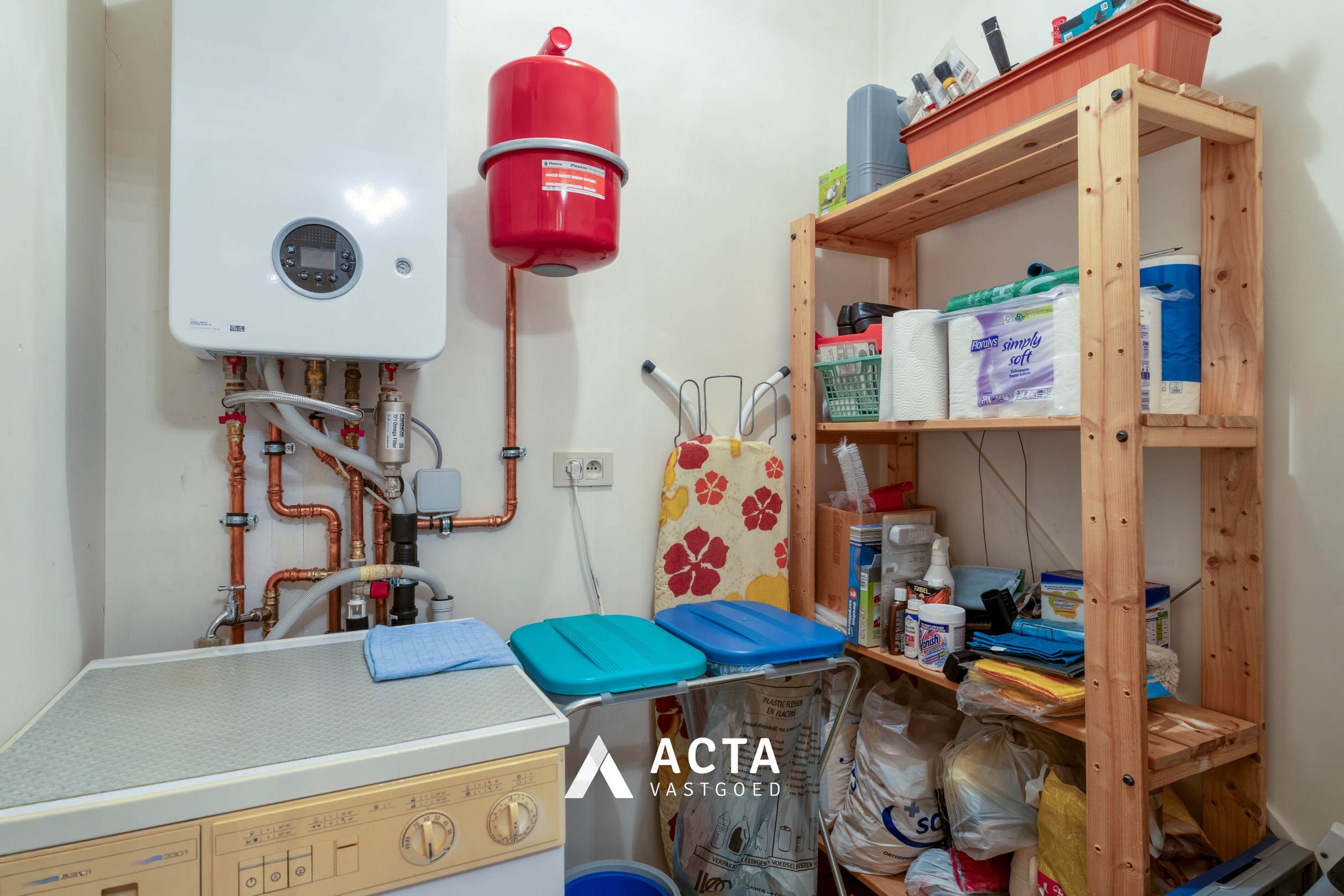 Ruim hoekappartement met twee slaapkamers in Mariakerke 