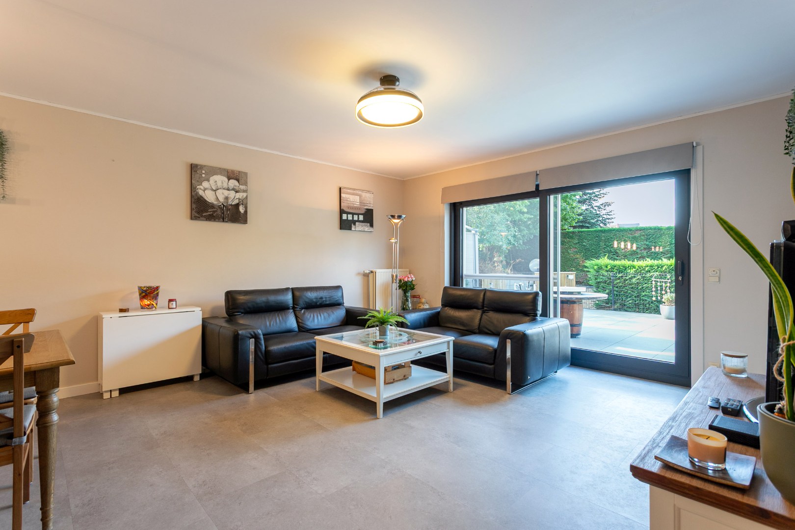 Instapklaar 2 slpk appartement met garage te Halle 