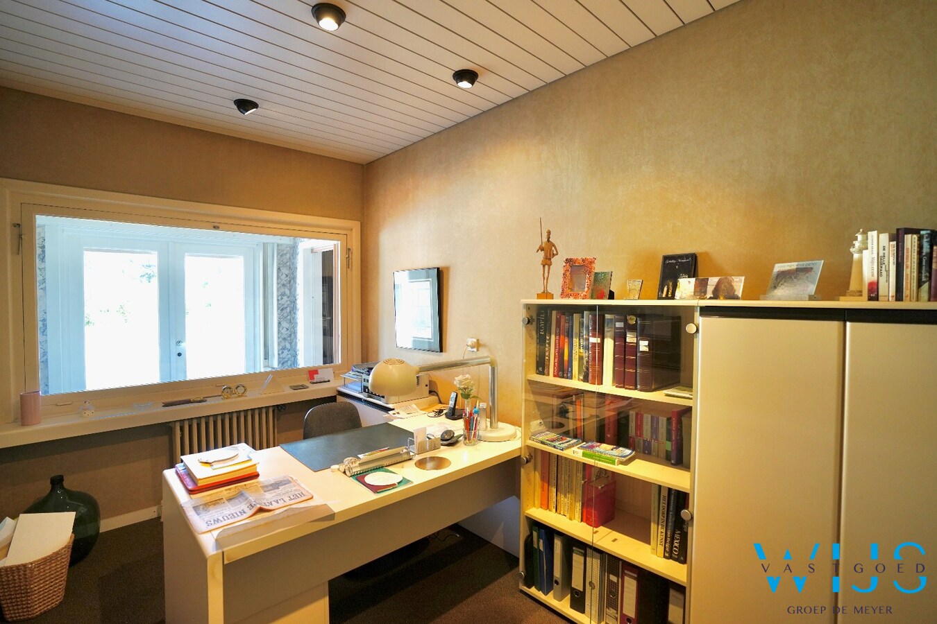 Karaktervolle en instapklare woning met uitzonderlijk perceel van 1.445 m² in hartje Ertvelde 