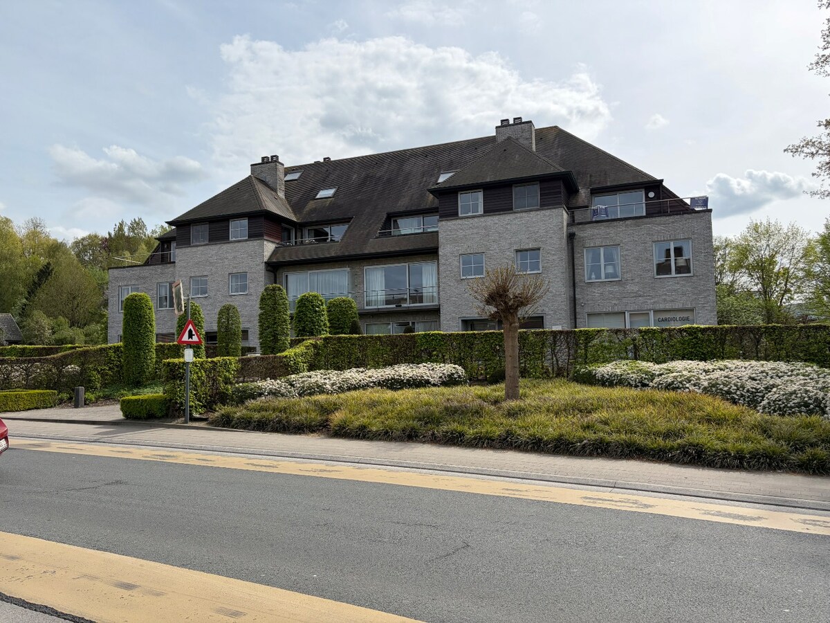 Ruim duplex-appartement met 2 terrassen in hartje Gavere 