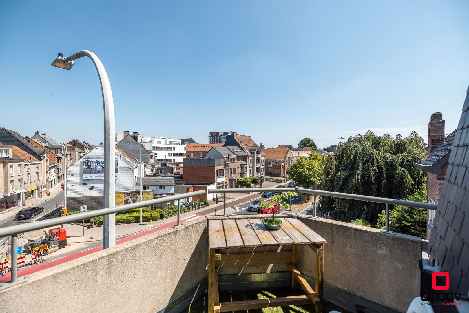 Ruim appartement met 2 slaapkamers, dubbele garage en twee terrassen te Aalst 
