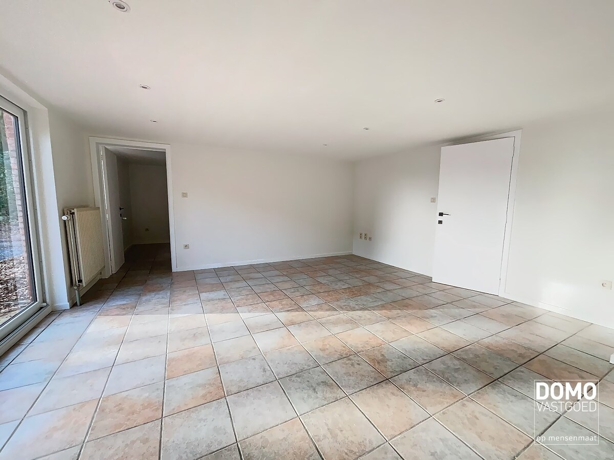 LANDELIJKE WONING MET 3 SLAAPKAMERS EN TUIN IN LUMMEN 