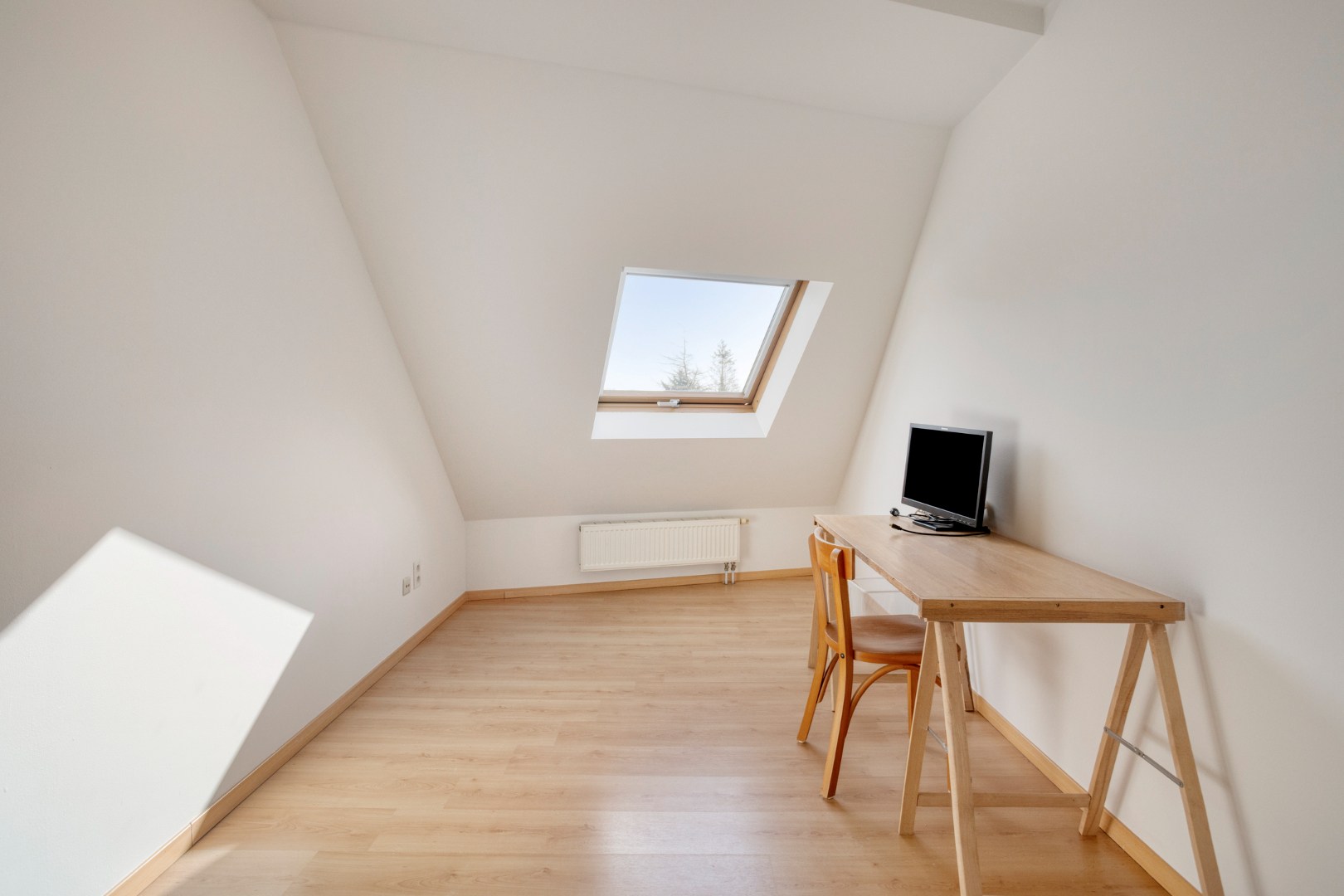 Duplex-appartement met 2 slaapkamers, autostaanplaats, kelderberging en gemeenschappelijke tuin in Kessel-Lo!– EPC 105 kWh/m² - bewoonbare opp. 92 m² 