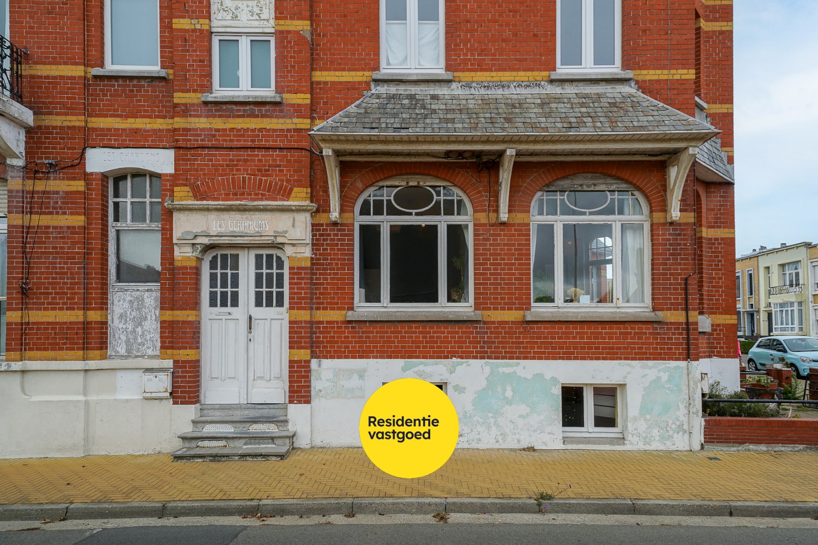 Unieke en karaktervolle hoekwoning te Raversijde 