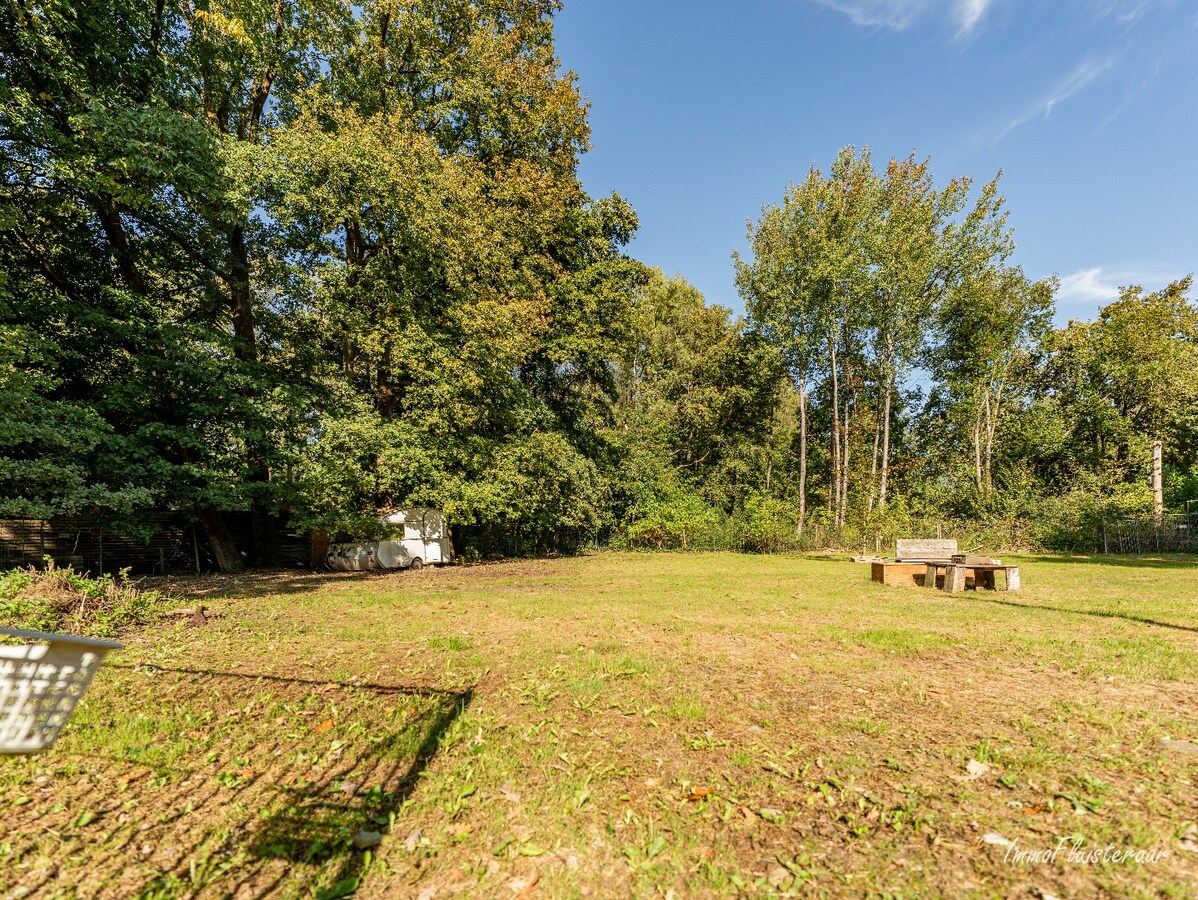 Rustig gelegen woning met renovatiepotentieel op ca. 40 are in Beverlo 