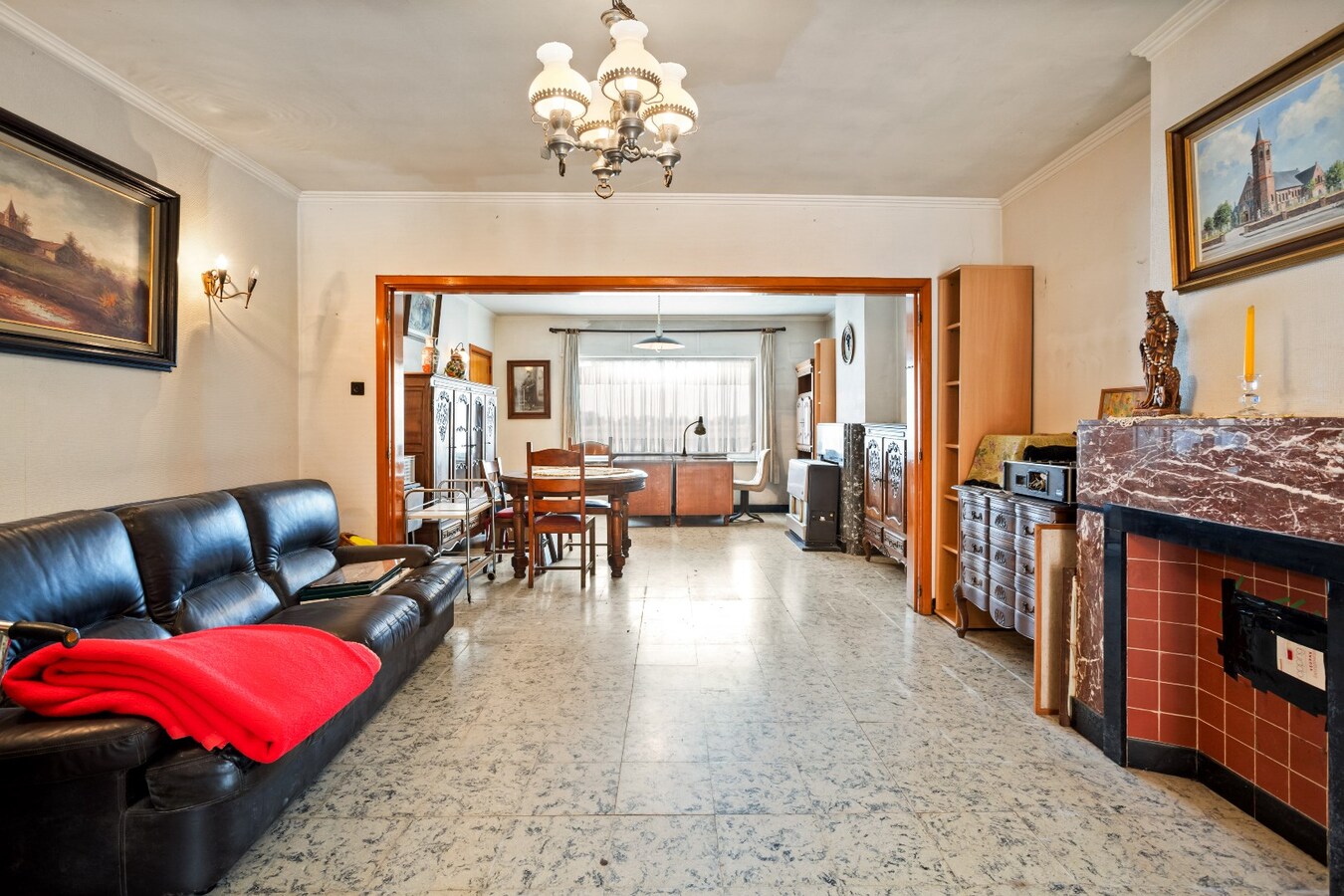 Ruime woning met loods op 882 m² 