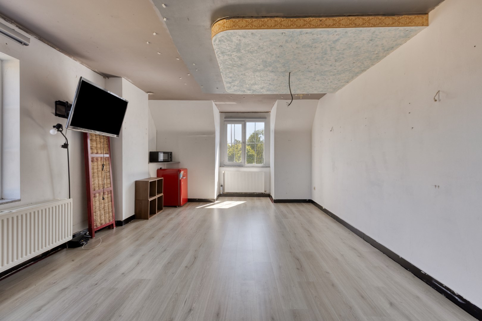 Handelshuis met tal van mogelijkheden in Geel 