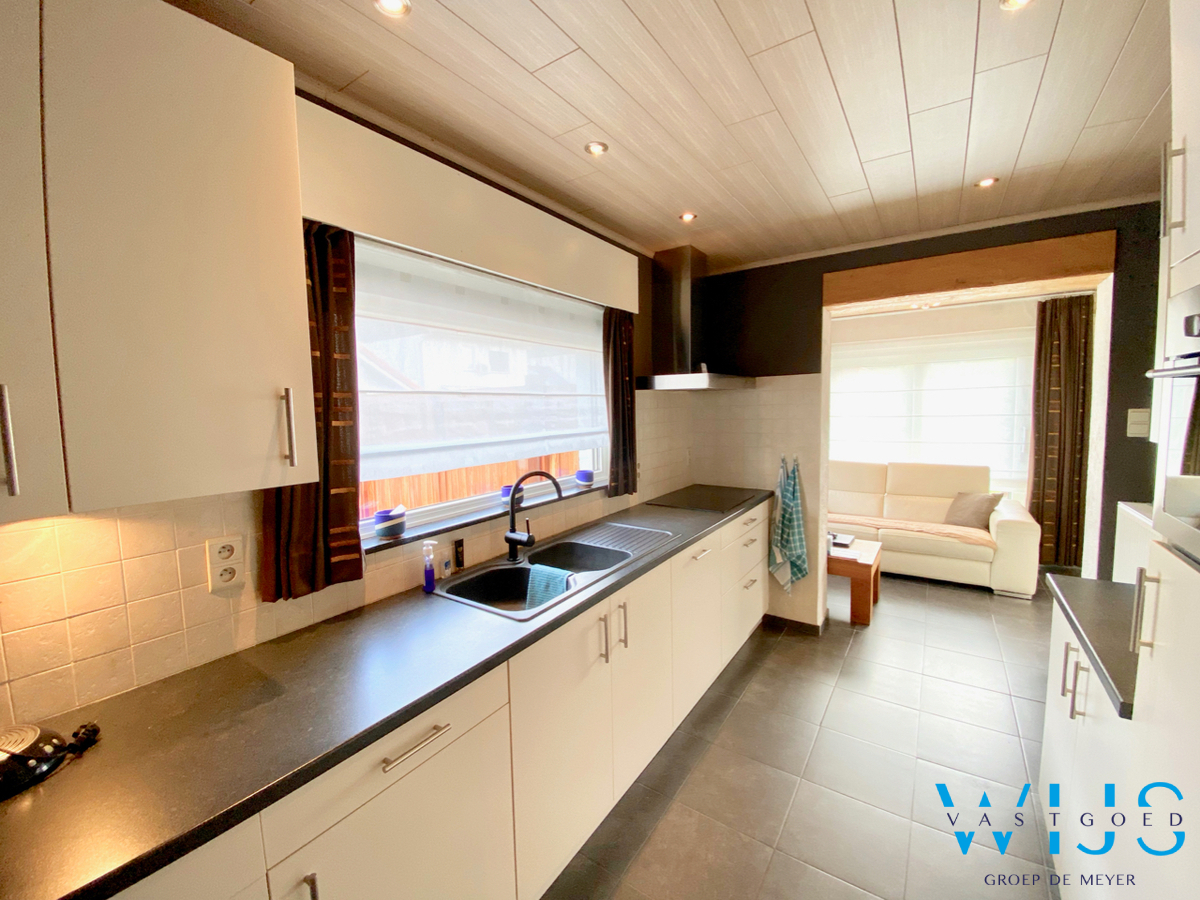 Instapklare gezinswoning met 3 slaapkamers &amp; ruime tuin te Zelzate! 