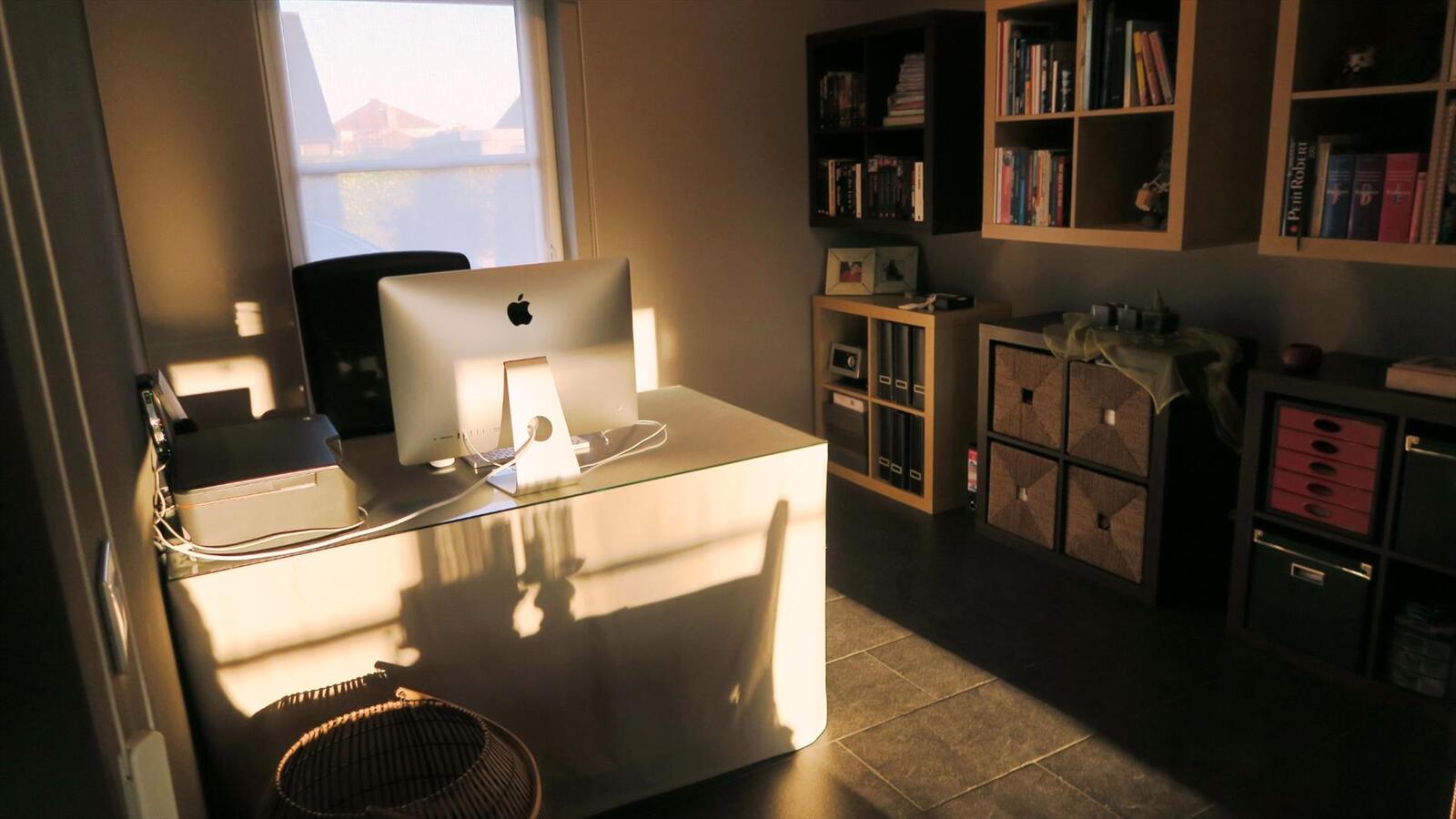 Uitstekend gelegen villa met grote zongerichte tuin 