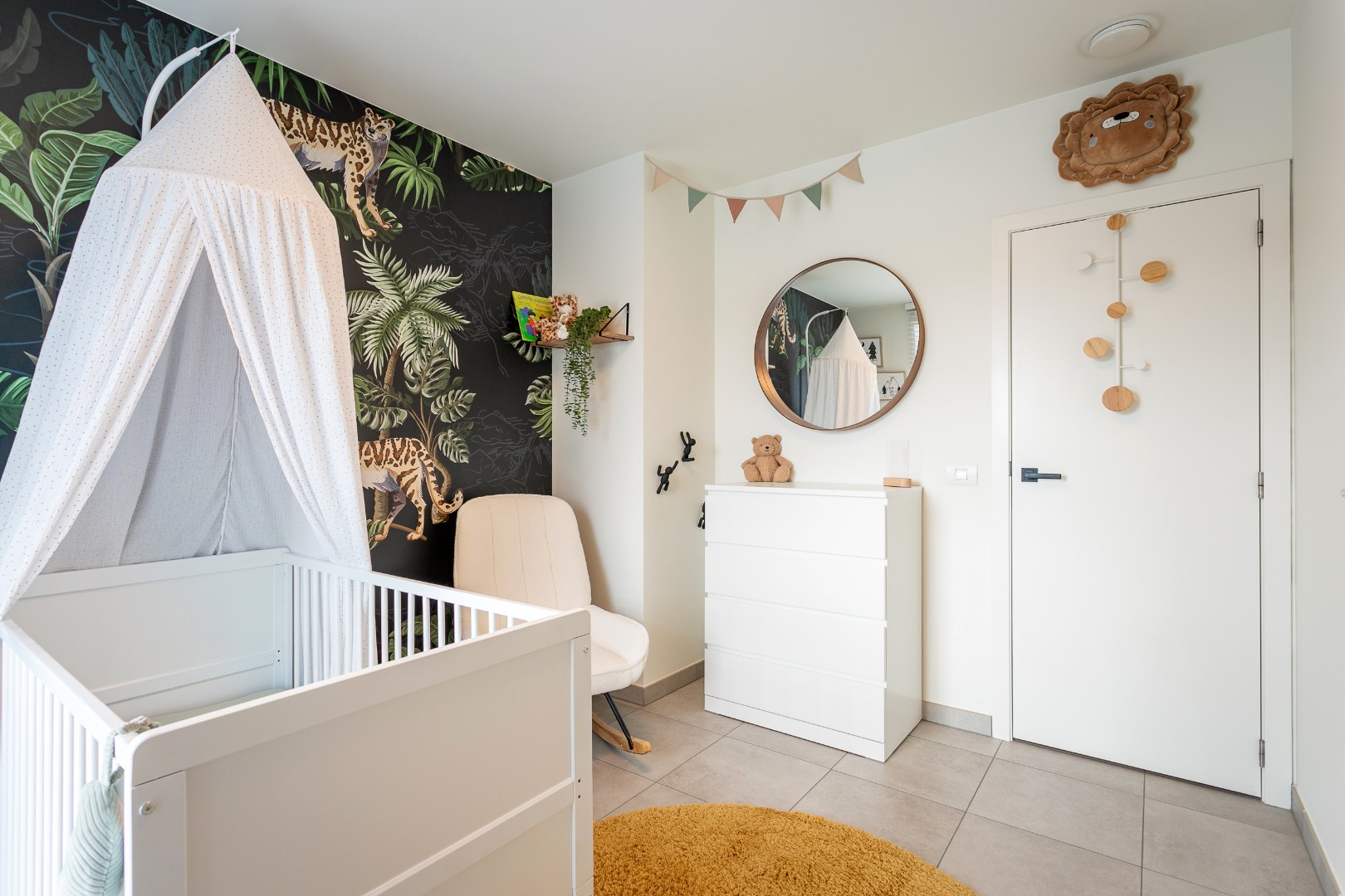 Recent, energiezuinig appartement met 2 slpks, 2 terrassen en autostaanplaats 