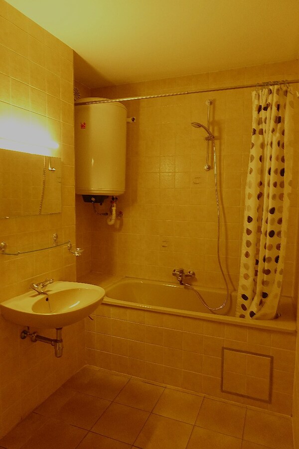 Appartement met 2 slaapkamers te huur. 