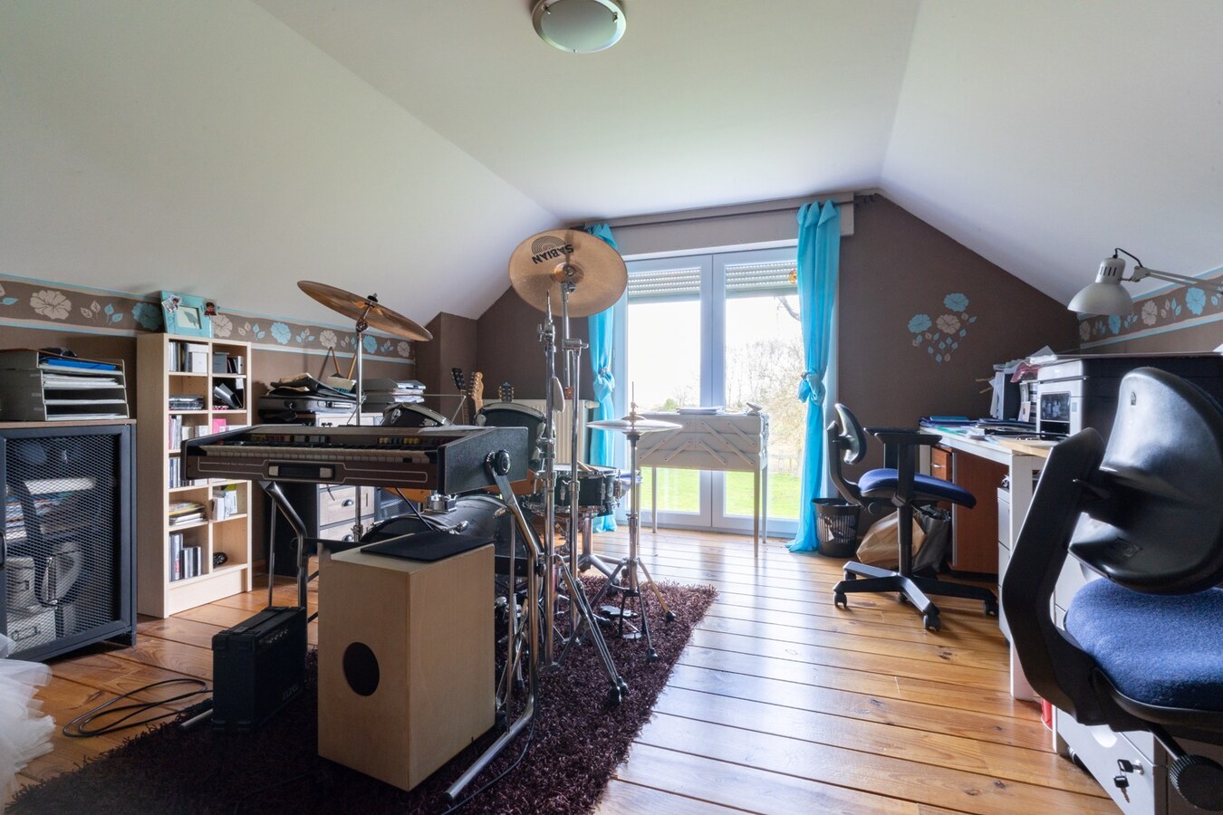 Ensemble immobilier érigé sur 2448m² (Corps de ferme, profession libérale, SPA Airbnb) 