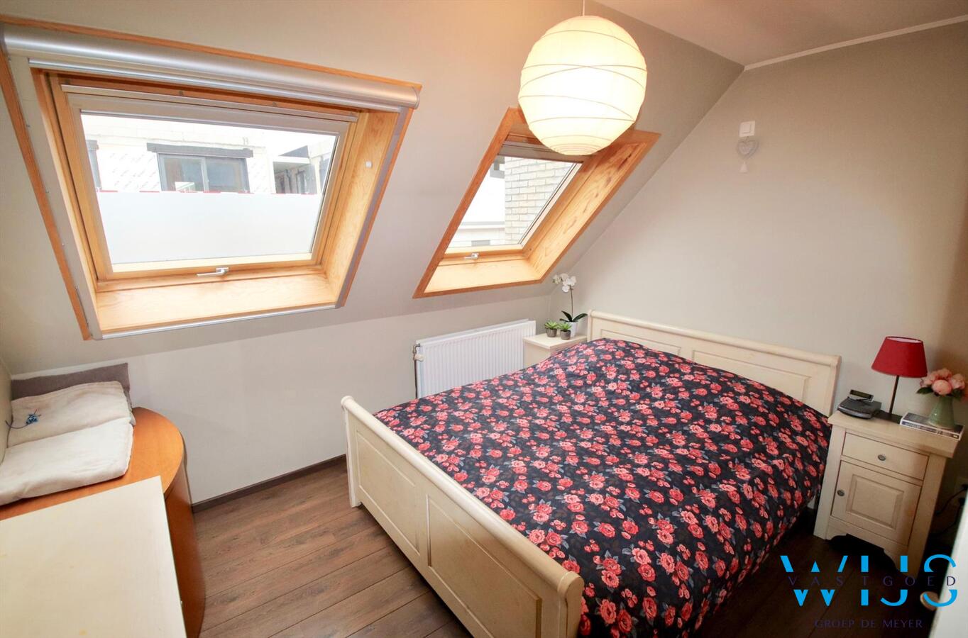 Charmant instapklaar tweeslaapkamer appartement in centrum Ertvelde! 