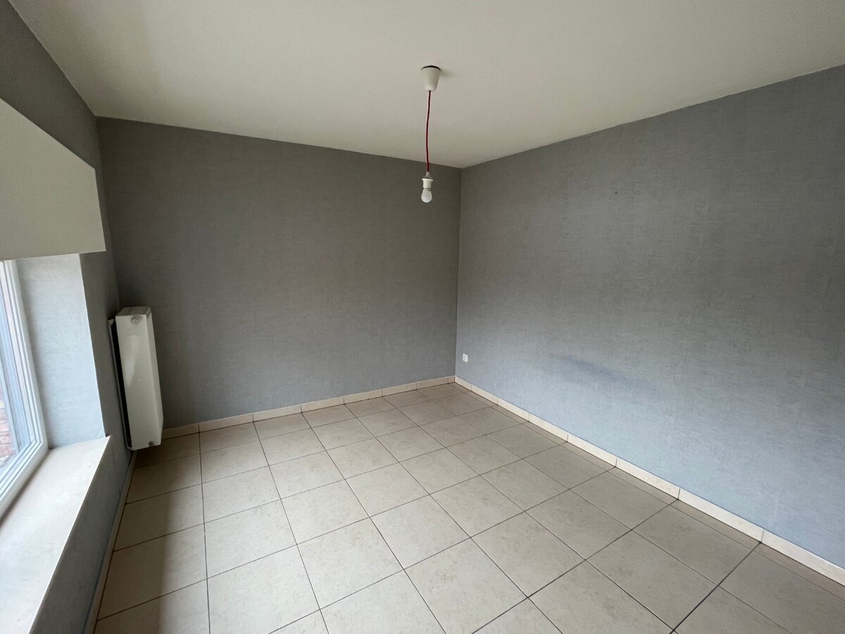 Bijzonder ruime, praktisch ingedeelde gezinswoning 