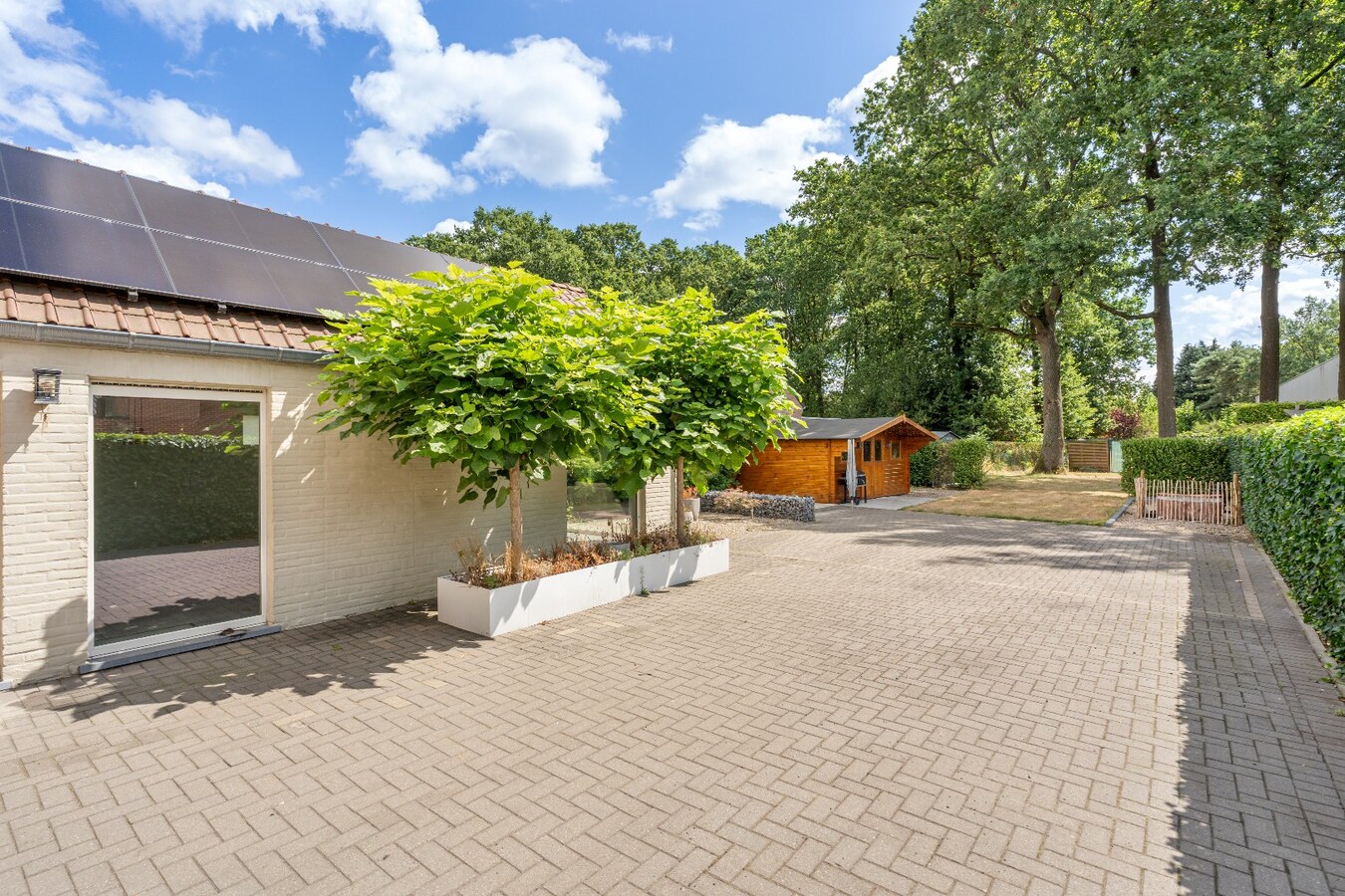 Authentieke charme, hedendaags wooncomfort met landelijke tuin. 