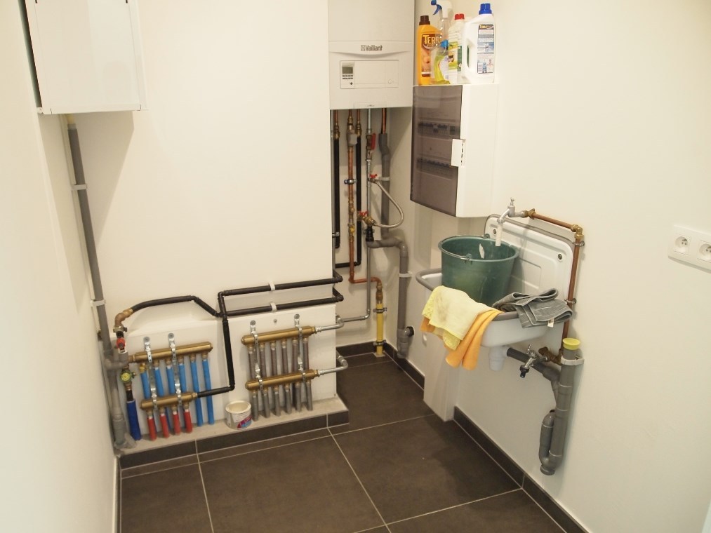 Prachtig zonnig en energievriendelijk appartement op het gelijkvloers met dubbele garage. 