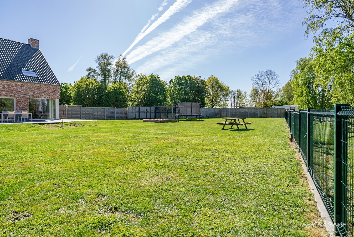 Magnifique domaine avec une villa neuve et un chenil et une pension pour chats agréés à Diksmuide 