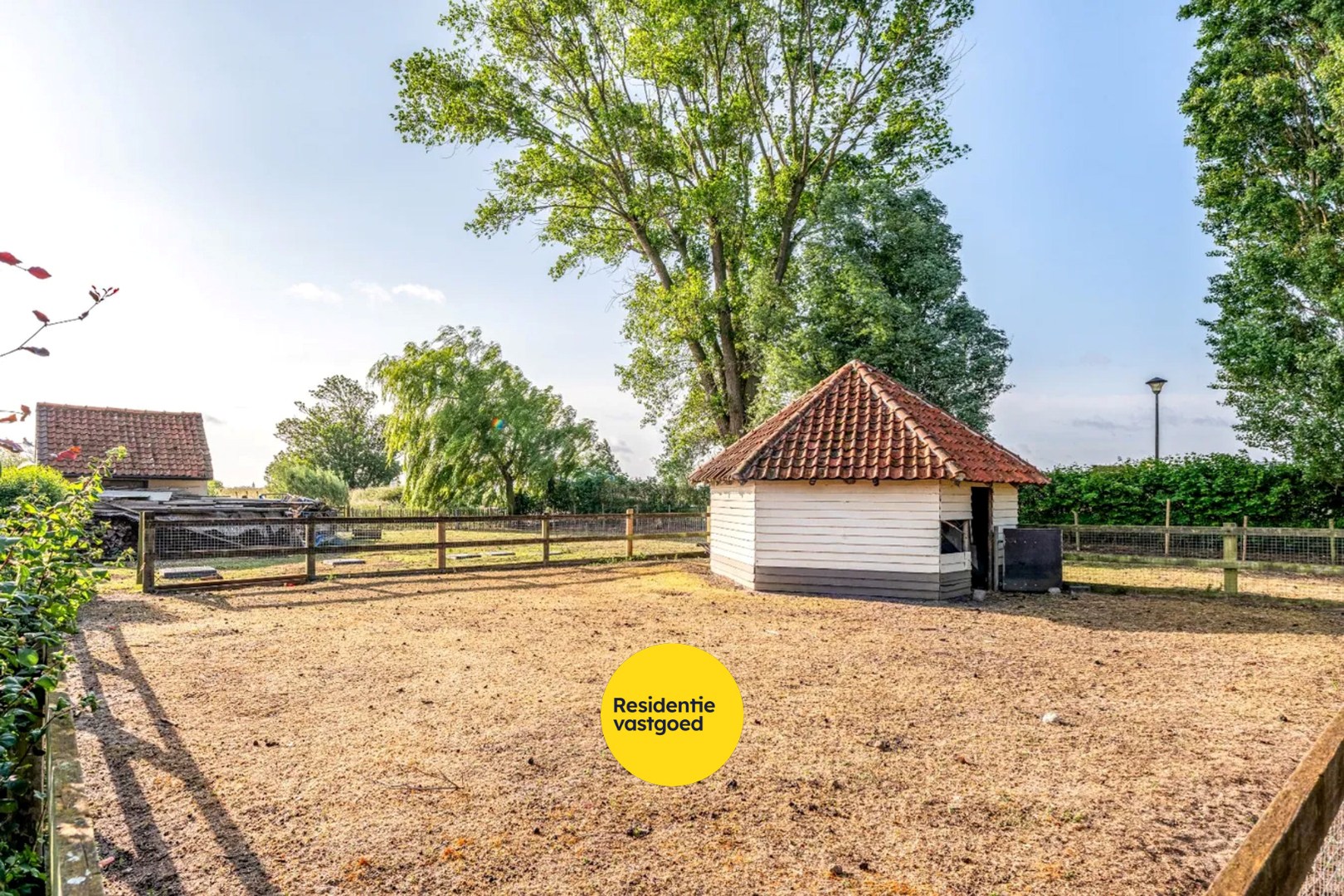 Restaurant met privéwoning en 2 B&amp;B-kamers op 4.370 m² 