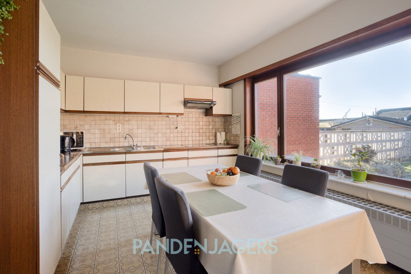 Ruime woning met 3 slaapkamers, garage en zuidgerichte tuin te Duffel-Oost 