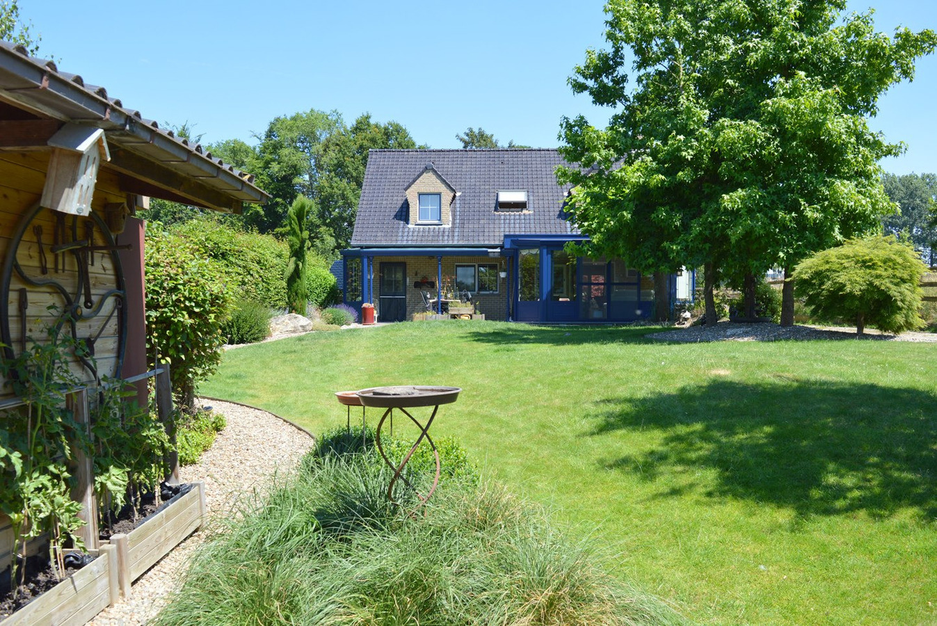 Mooie gezinswoning met stalgebouw en piste op ca. 5400m² te Dworp 