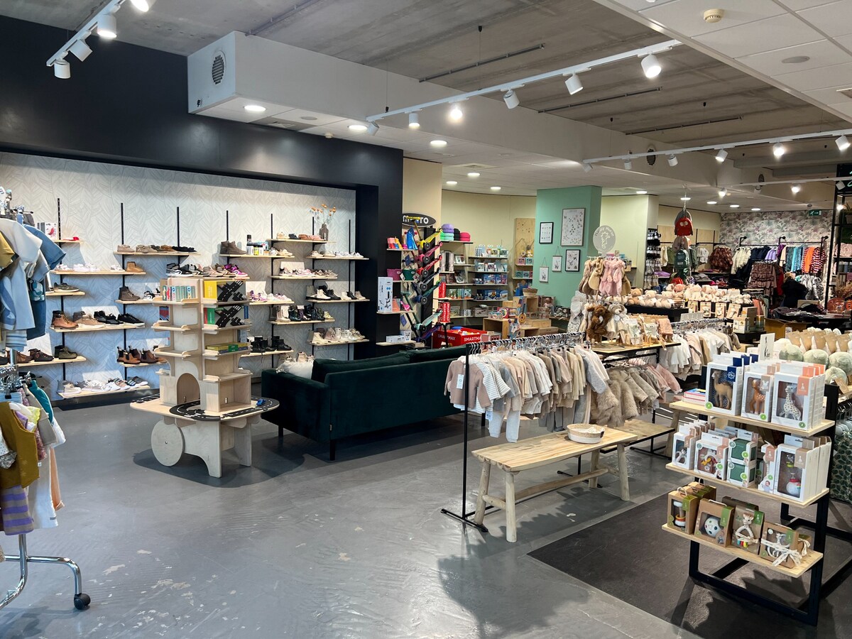 Verhuurde winkelruimte te koop in centrum Bladel. Ideaal als beleggingsobject! 