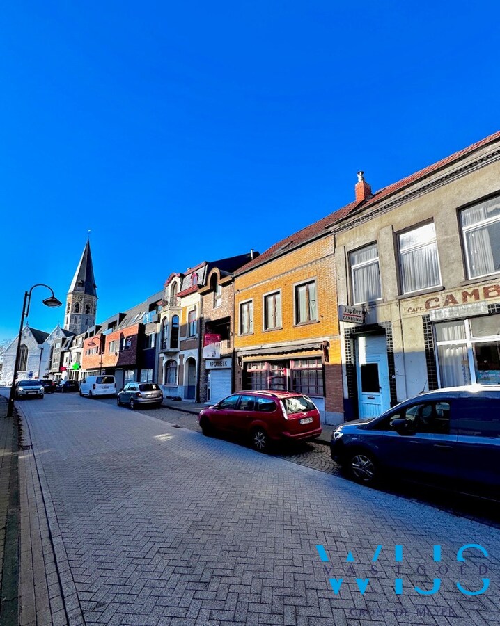 Karaktervolle te renoveren woning op topligging in Assenede! 