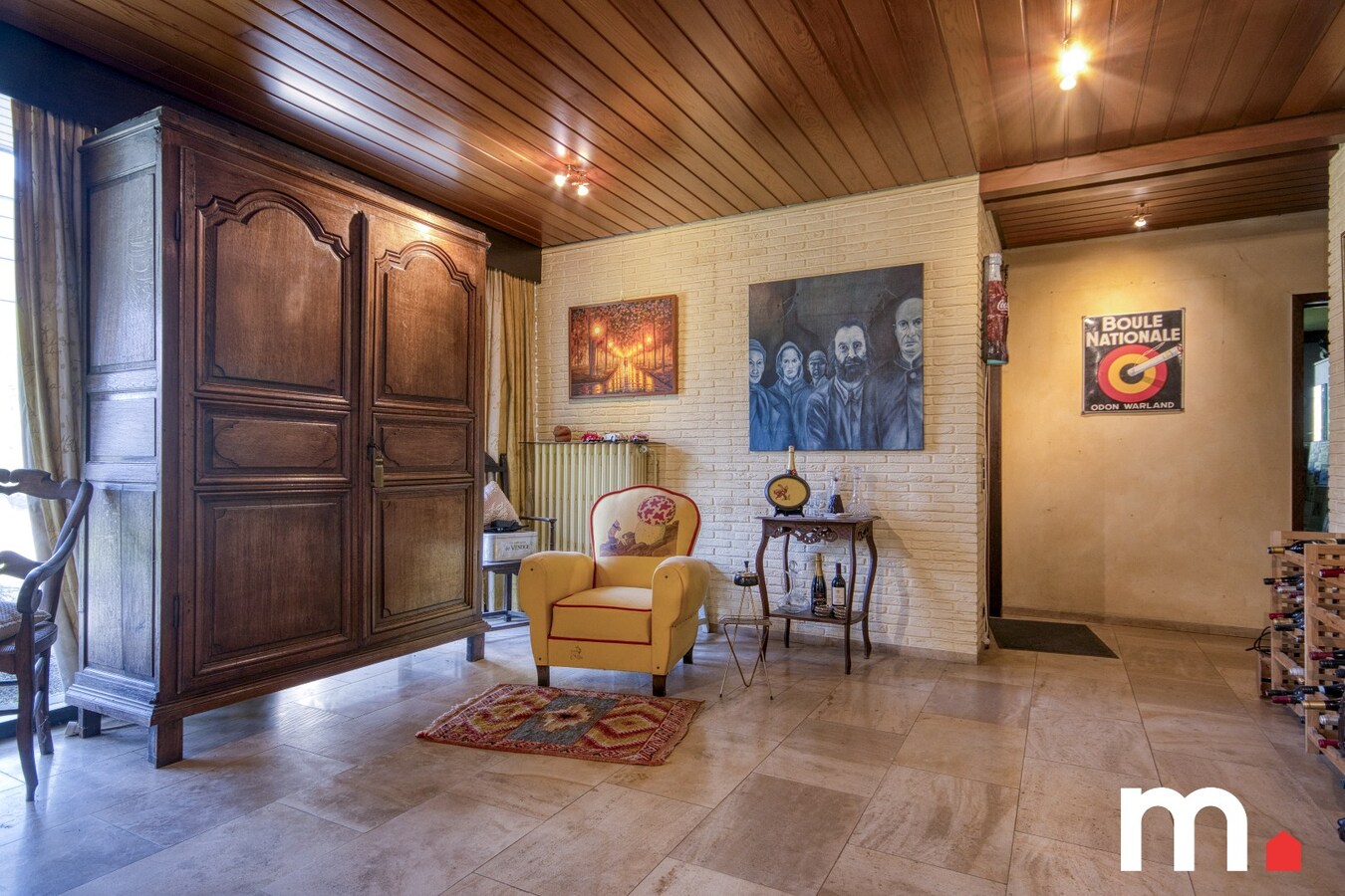 Unieke Villa te Roeselare op 2258m² met 28 zonnepanelen en 432m² bewoonbare oppervlakte! 