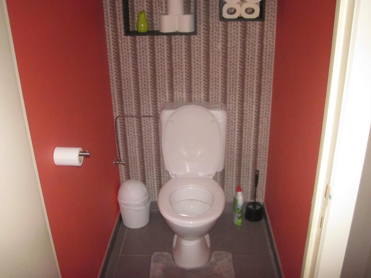 Ruim appartement mét garage. Uitstekende prijs-kwaliteit ! 