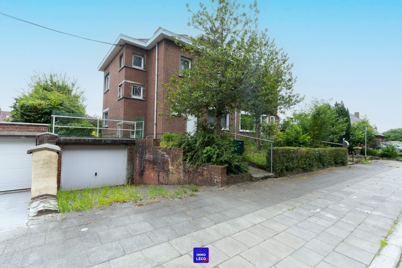 3 façades avec garage, jardin, excellent potentiel, secteur "La Coquinie" ! 