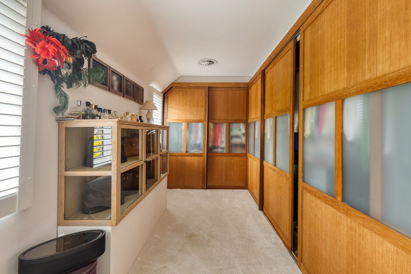 Karaktervolle woning met unieke uitstraling, omgeven door groen en absolute privacy 