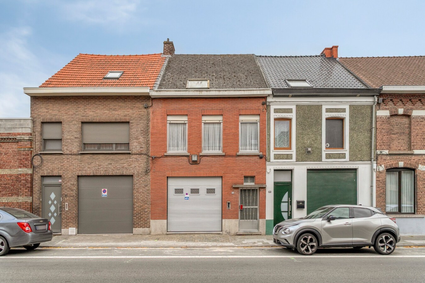 Centraal gelegen woning met stadstuin en veel potentieel in Ronse 