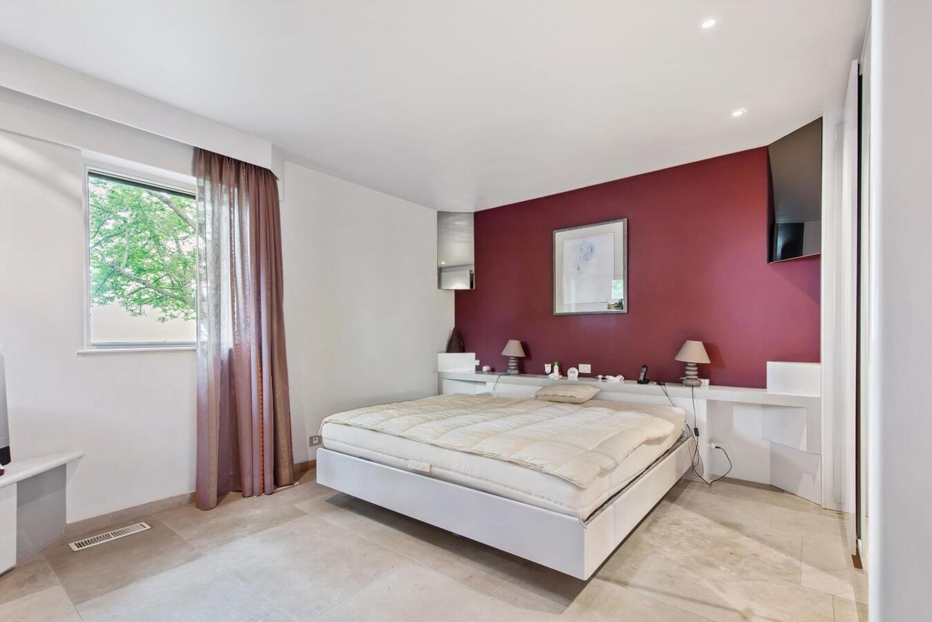 Luxueuze villa met loods (600m²) op terrein van 2100 m² 