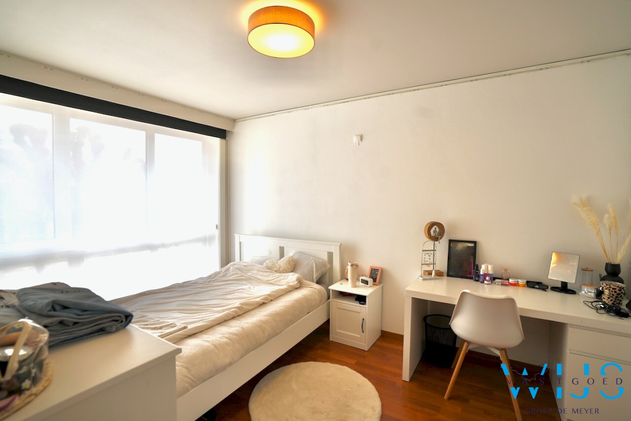 Instapklaar en verrassend ruim appartement op toplocatie in het centrum van Ertvelde! 