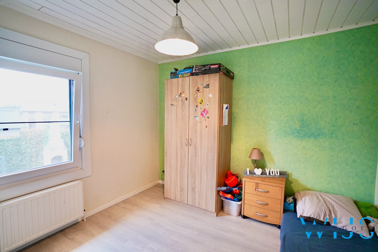 Ruime gezinswoning met 5 slaapkamers te Zelzate! 