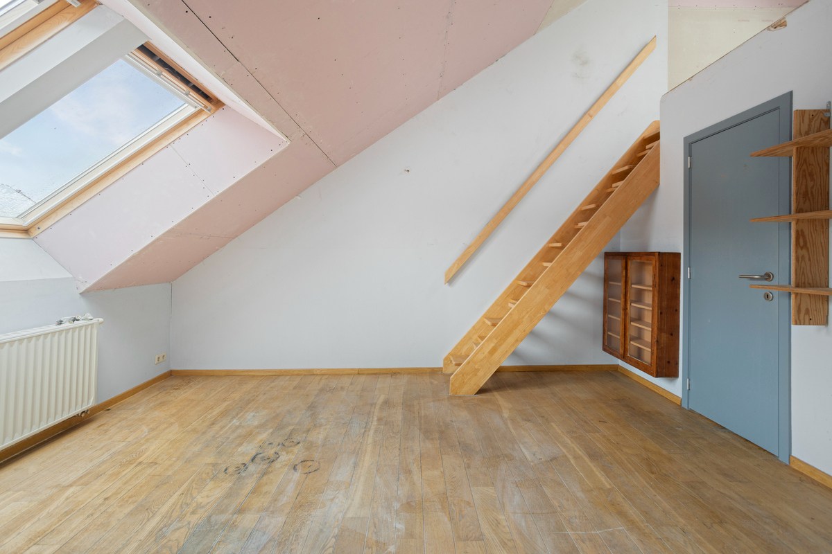 Uniek opbrengstpand met 1 appartement en 2 studentenkamers in centrum Leuven!  – EPC label B - bewoonbare opp. 227 m² 