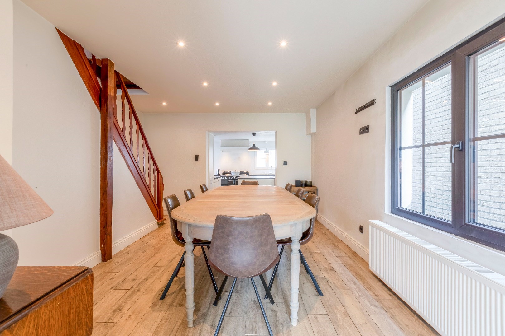 Instapklare woning met tuin in de gezellige kern van Laarne 