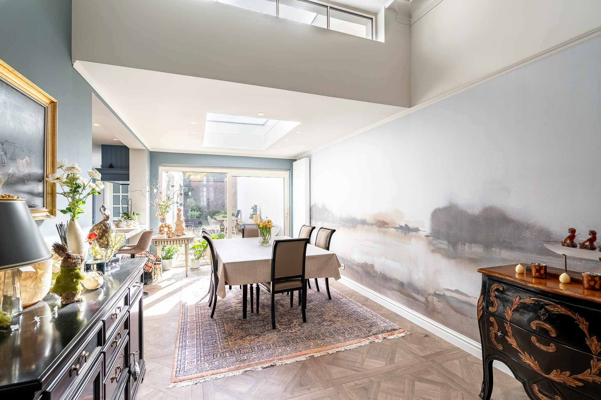 Charmante en karaktervolle herenwoning, met veel smaak gerenoveerd in het centrum van Knokke 