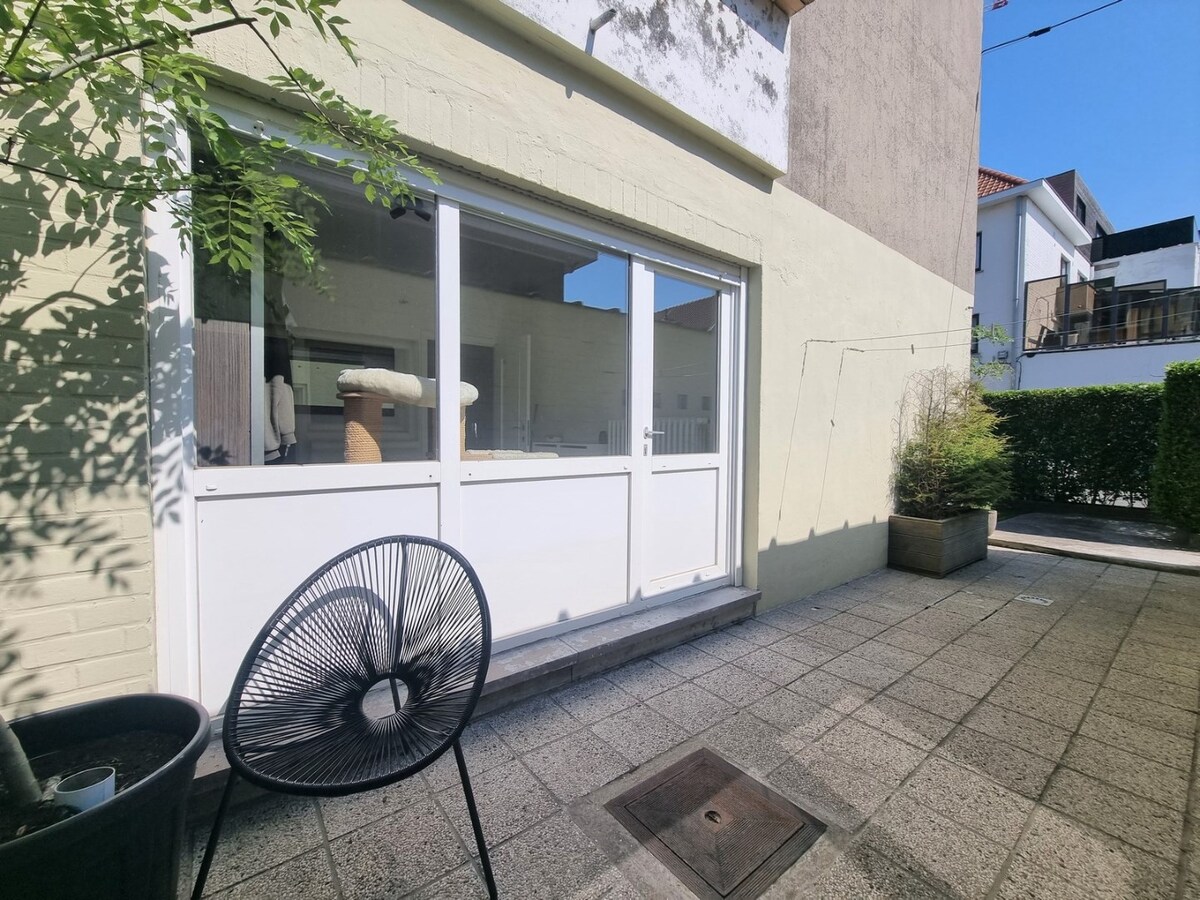 Hoekappartement met tuin en garage - Heist 