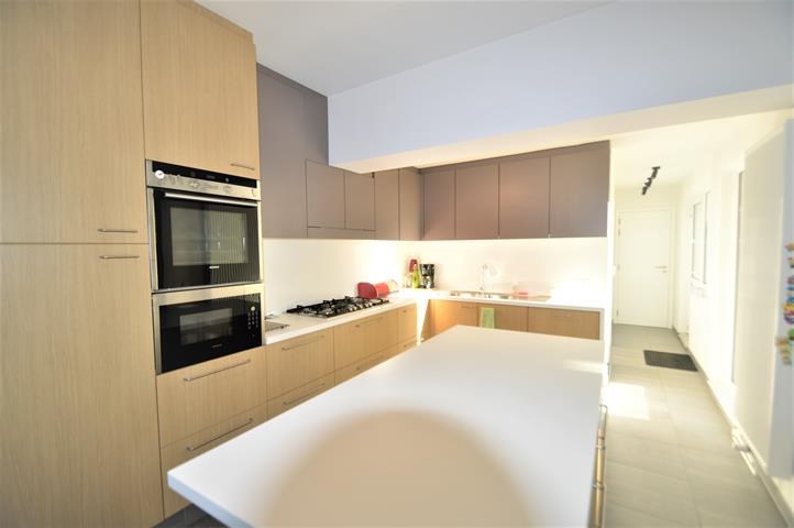 Prachtig gerenoveerde woning met een zeer ruime en zonnige tuin op top locatie in Mol 