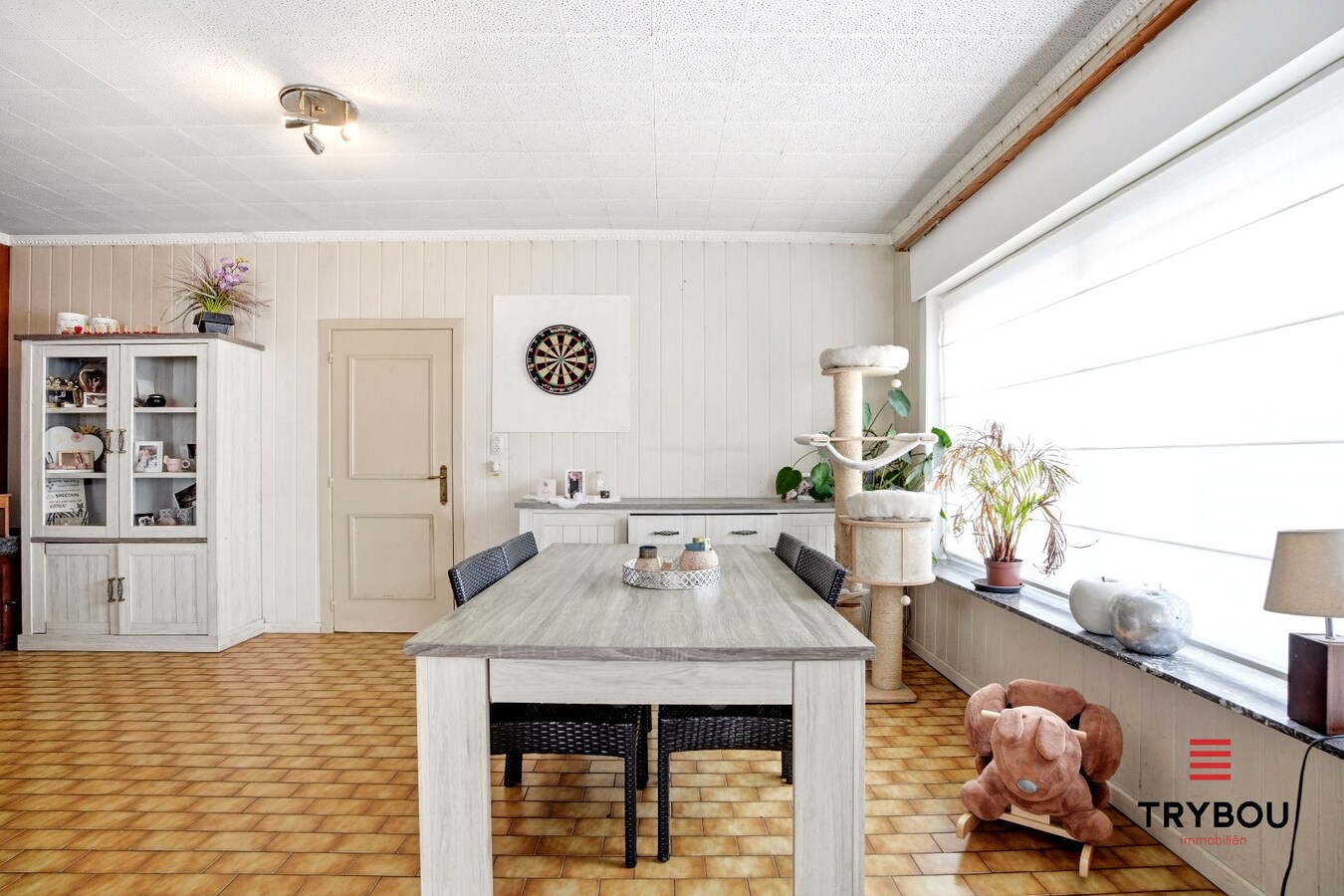 Rustig gelegen woning met 3 slaapkamers, garage en zolder in Houthulst 